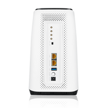 Charger l'image dans la galerie, ZyXEL FWA510 Nebula 5G NR Routeur intérieur 2xRJ45 2,5G 1xUSB 3.0 4 ports TS9 pour antenne externe