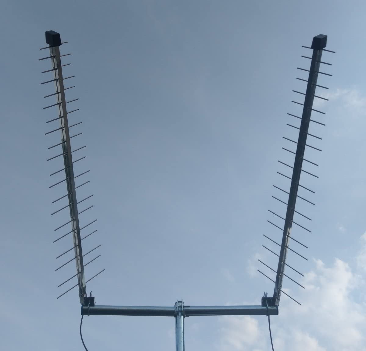 LowcostMobile RAD43-DVB-TRIPLEX 32 dBi antenne TNT ext filtre LowcostMobile RAD43-DVB-TRIPLEX 32 dBi antenne TNT ext filtre